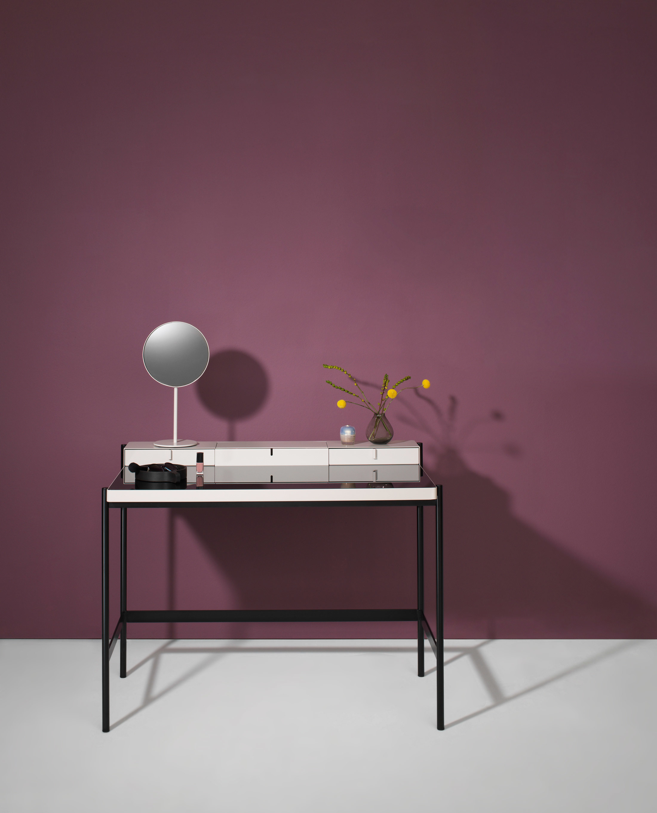 Table，dresser，grace，Crystal glass，2021 red dot product design award，