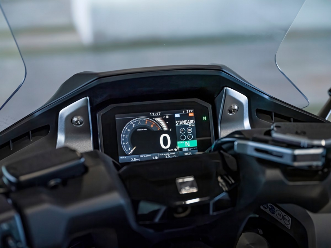 motorcycle，Two cylinder engine，modern，Honda，2021 red dot product design award，