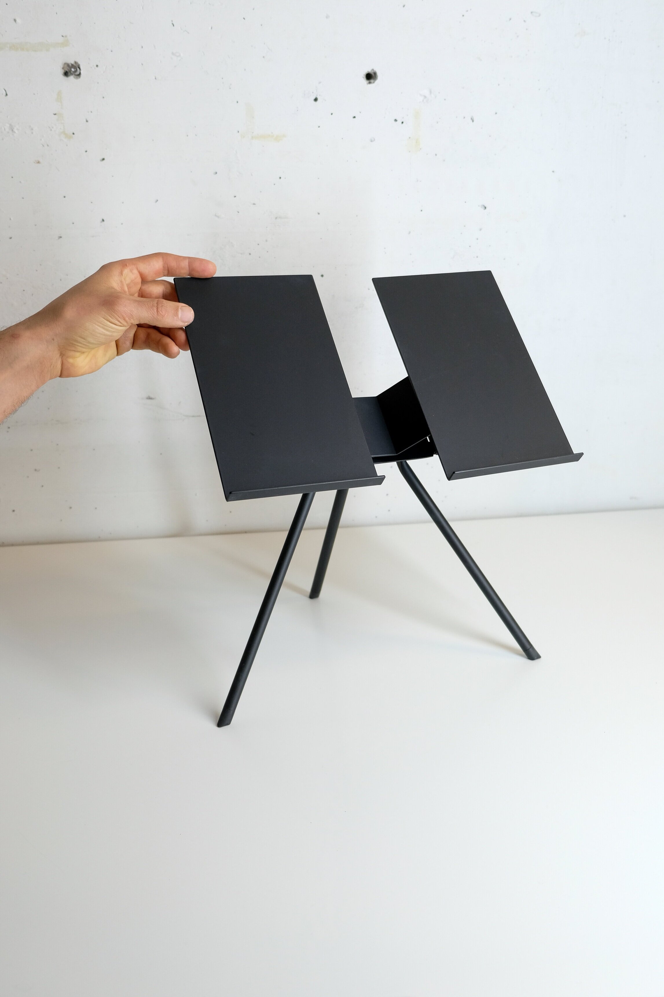 bookshelf，Minimalism，Handmade，black，2021 red dot product design award，
