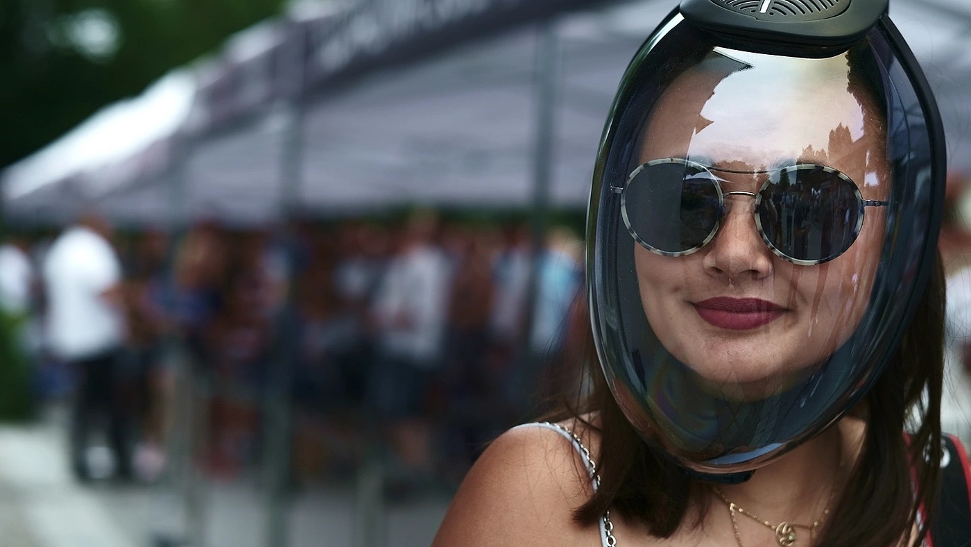 2021 red dot product design award，Breathing mask，Battery powered，
