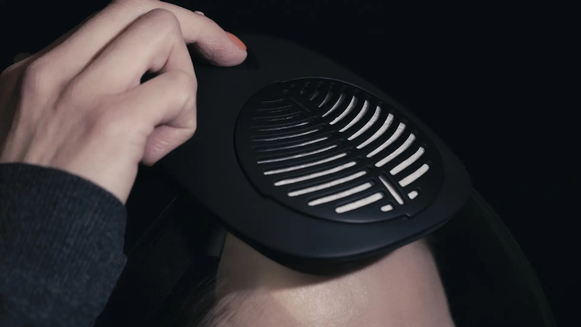 2021 red dot product design award，Breathing mask，Battery powered，