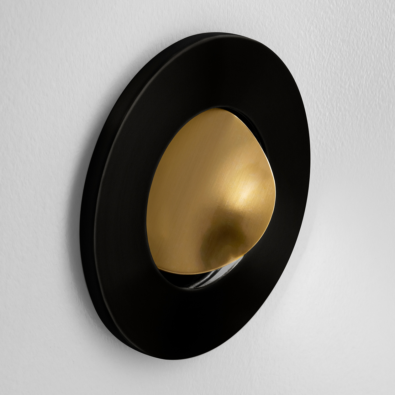 2021 red dot product design award，LED EYE，Built in lighting，