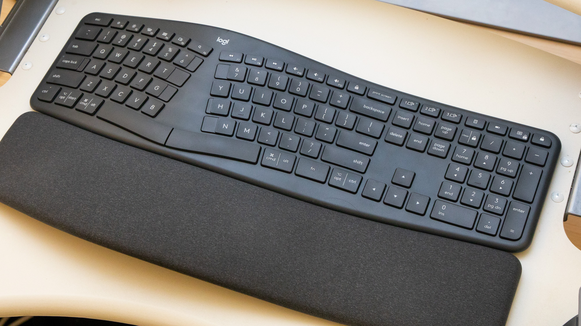 Logitech，keyboard，2021 red dot product design award，