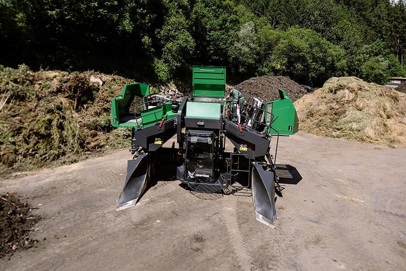 X4500，TOPTURN，excavating machinery，2017 red dot，