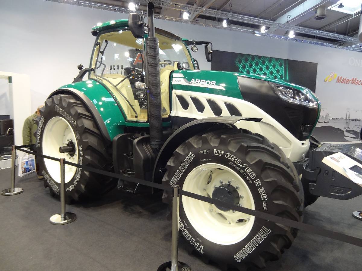 five thousand one hundred and thirty，ARBOS，Tractor，2017 red dot，