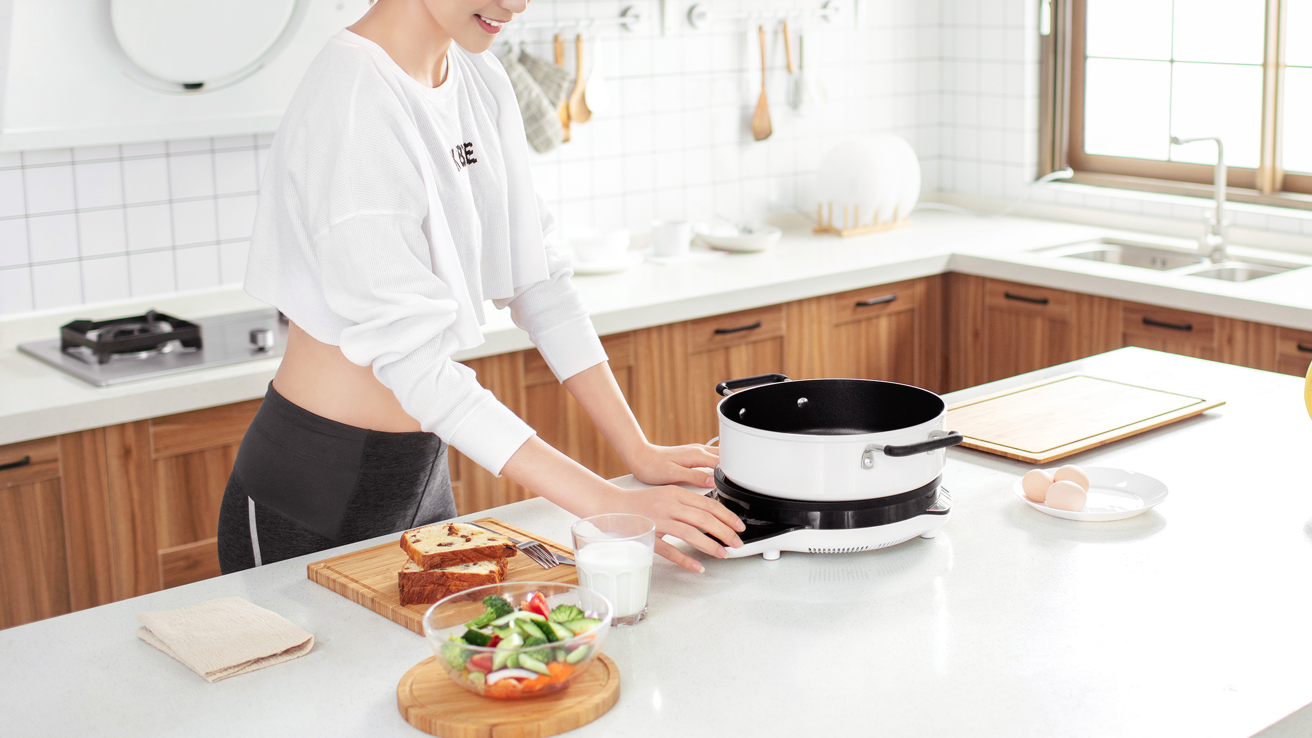 Electromagnetic furnace，healthy，Low power heating，intelligence，app，Temperature control，Receive，level of appearance，