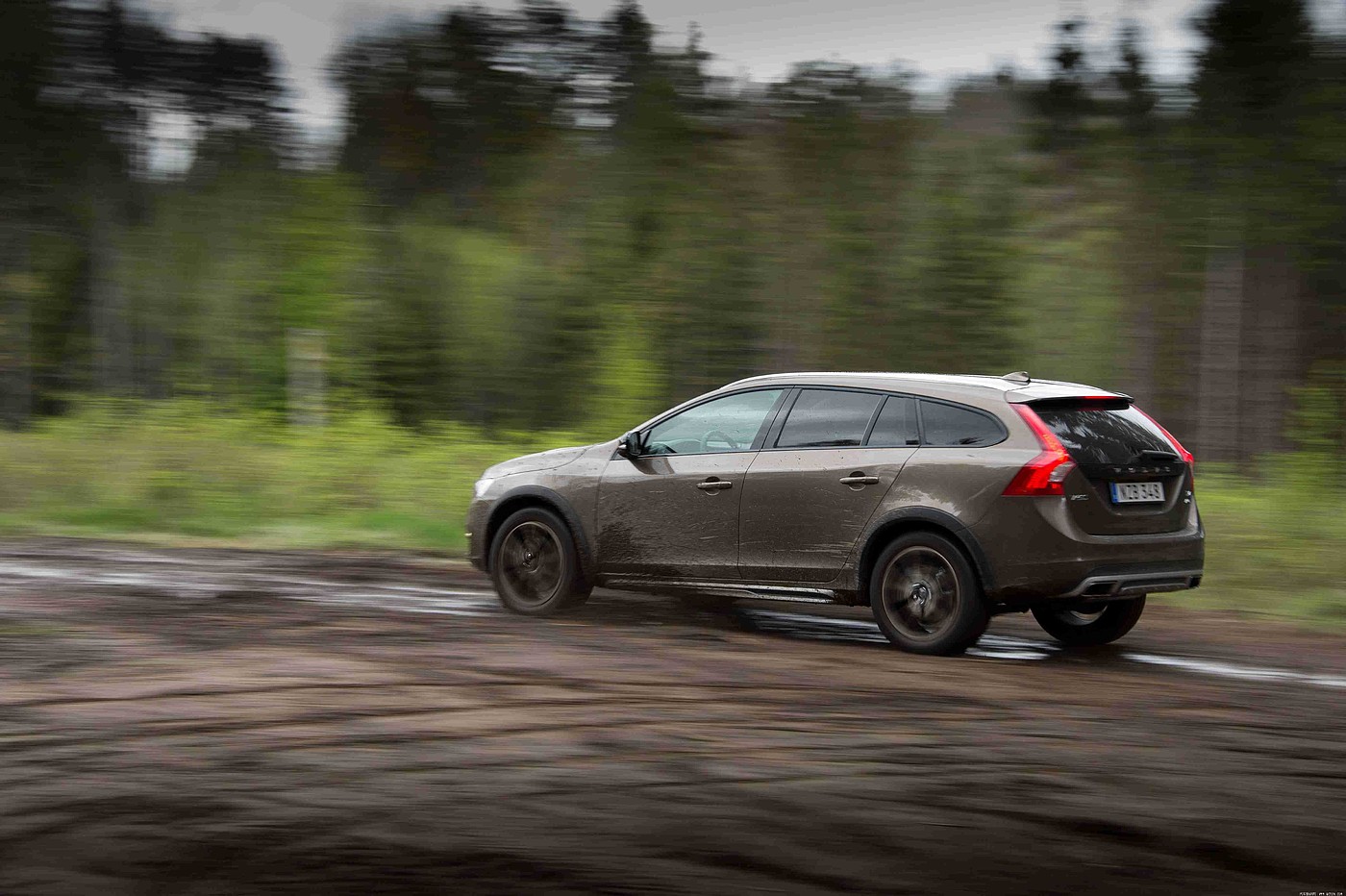 V90，Cross border vehicle，Volvo，2017 red dot，
