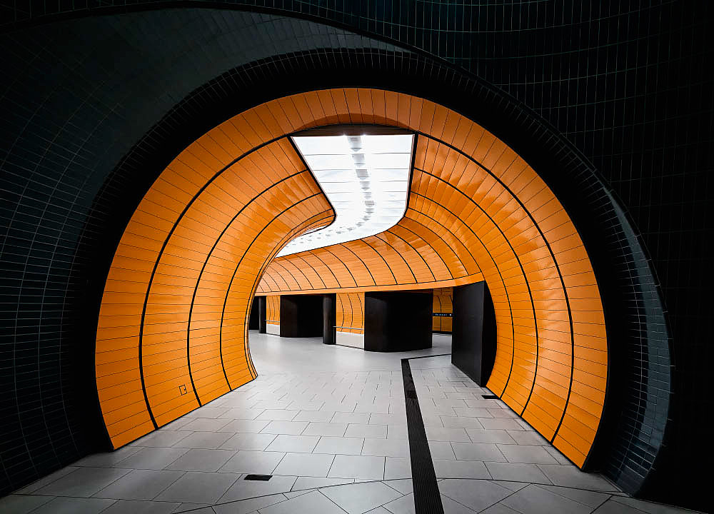 tunnel，facilitate，fast，colourful，metro，