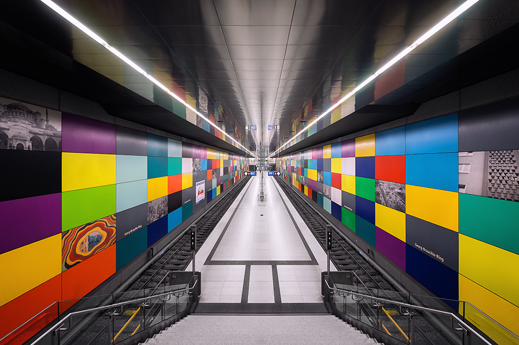 tunnel，facilitate，fast，colourful，metro，