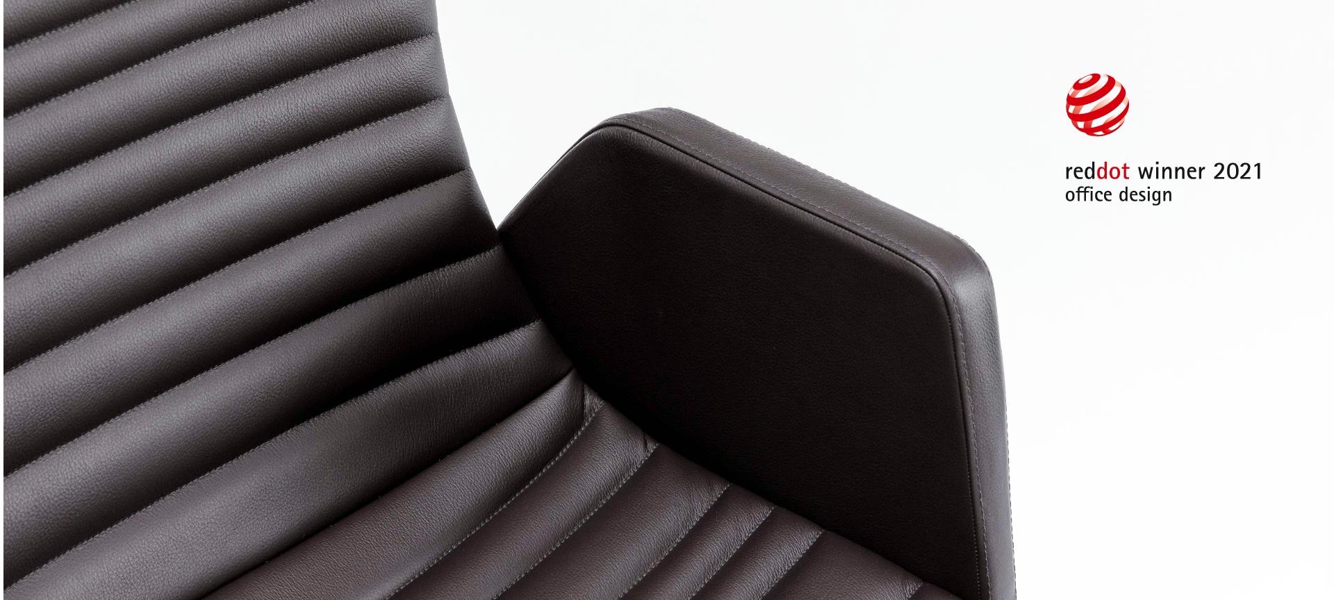 Swivel chair，to work in an office，simple，comfortable，2021 red dot product design award，