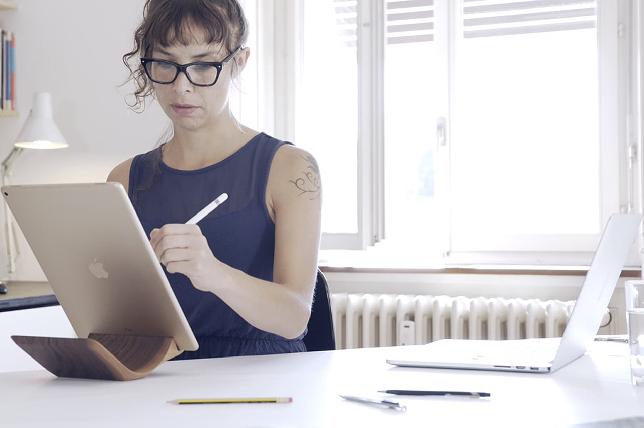 IPad Pro stand，Ergonomics，woodwork，sustainable development，None，