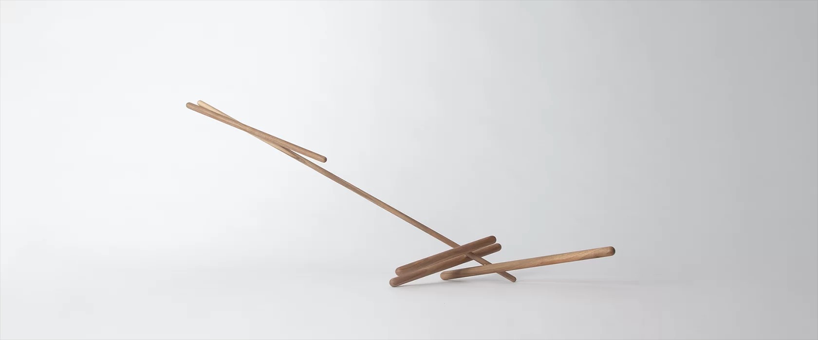 Desk lamp，Wooden pole，2021 red dot product design award，