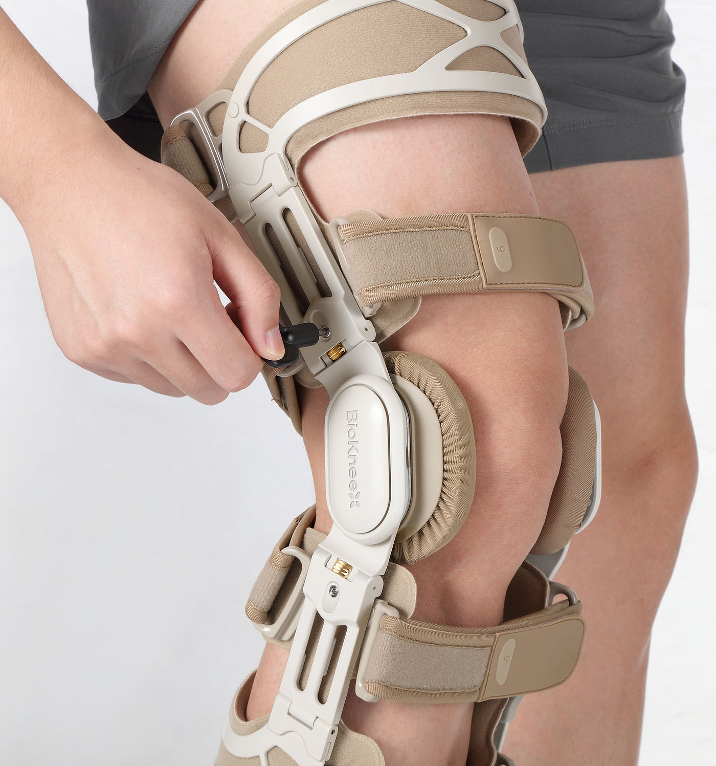 BioKneeX KOA Brace，medical apparatus and instruments，Knee correction band，2021 red dot product design award，