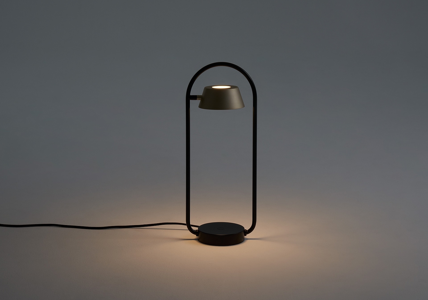 Desk lamp，lighting，2021 red dot product design award，