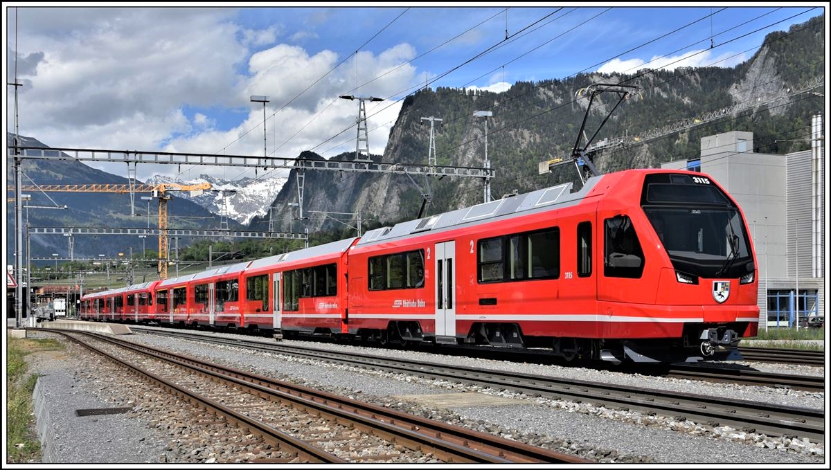 train，Appearance design，Multi unit，gules，2021 red dot product design award，