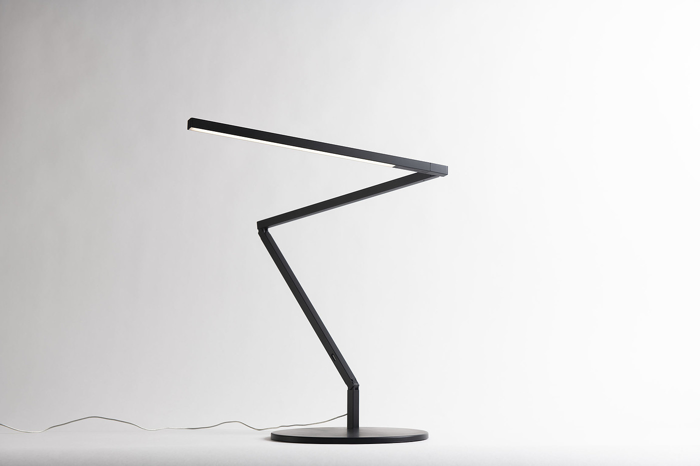 Desk lamp，lighting，2021 red dot product design award，