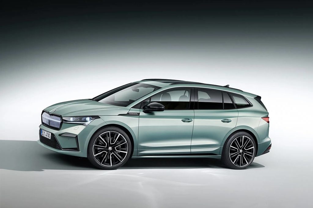 Passenger car，Electric，Sustainable materials，CAR CODE，2021 red dot product design award，