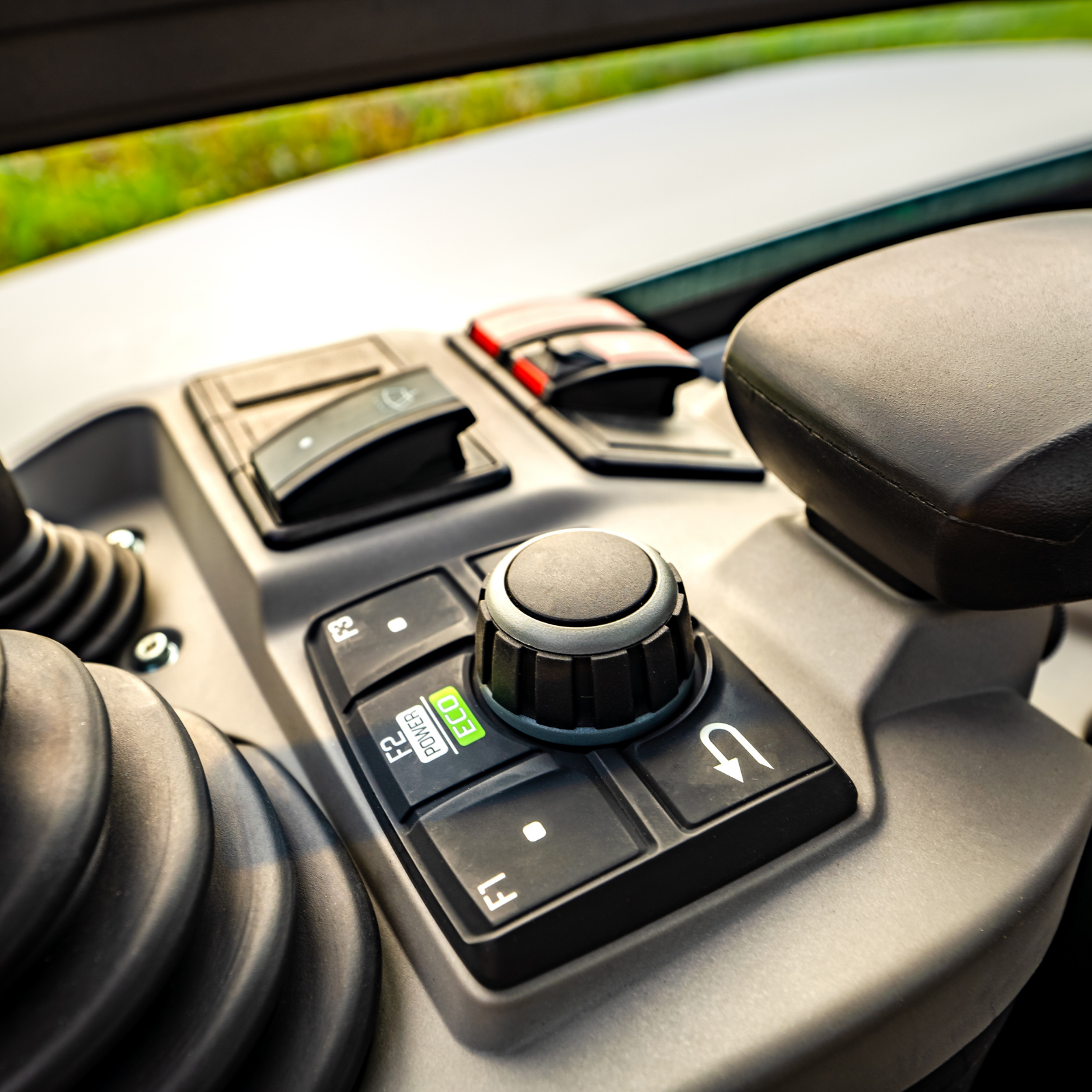 excavating machinery，Zero tail，2021 red dot product design award，