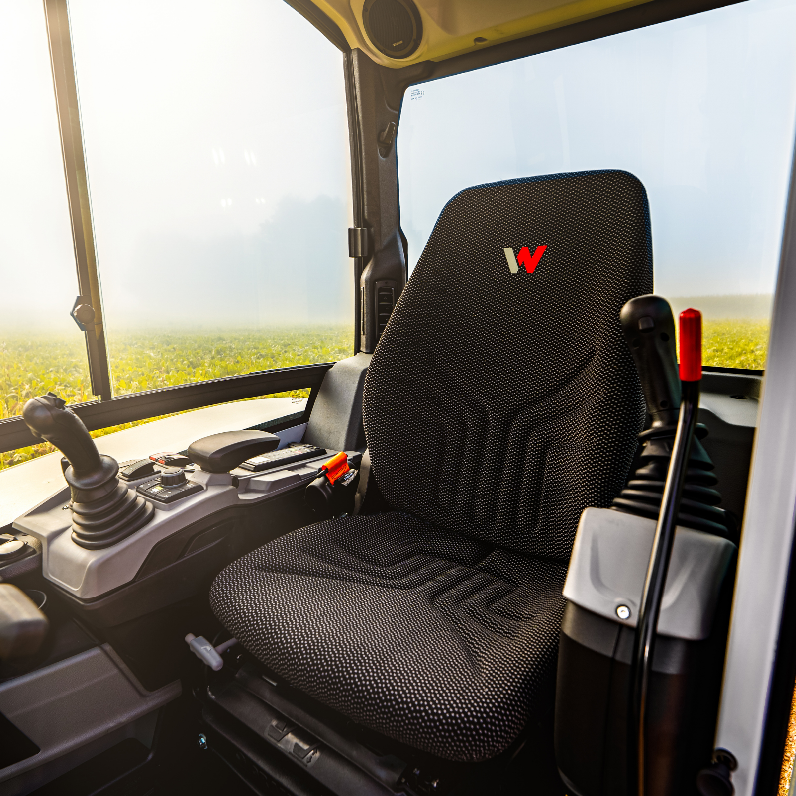 excavating machinery，Zero tail，2021 red dot product design award，