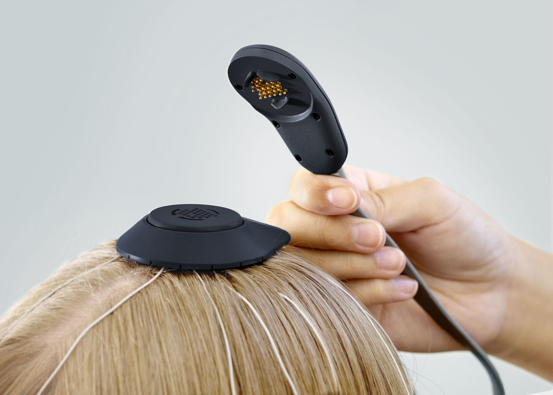 Monitoring system，wearable devices ，Epilepsy diagnosis，silica gel，2021 red dot product design award，