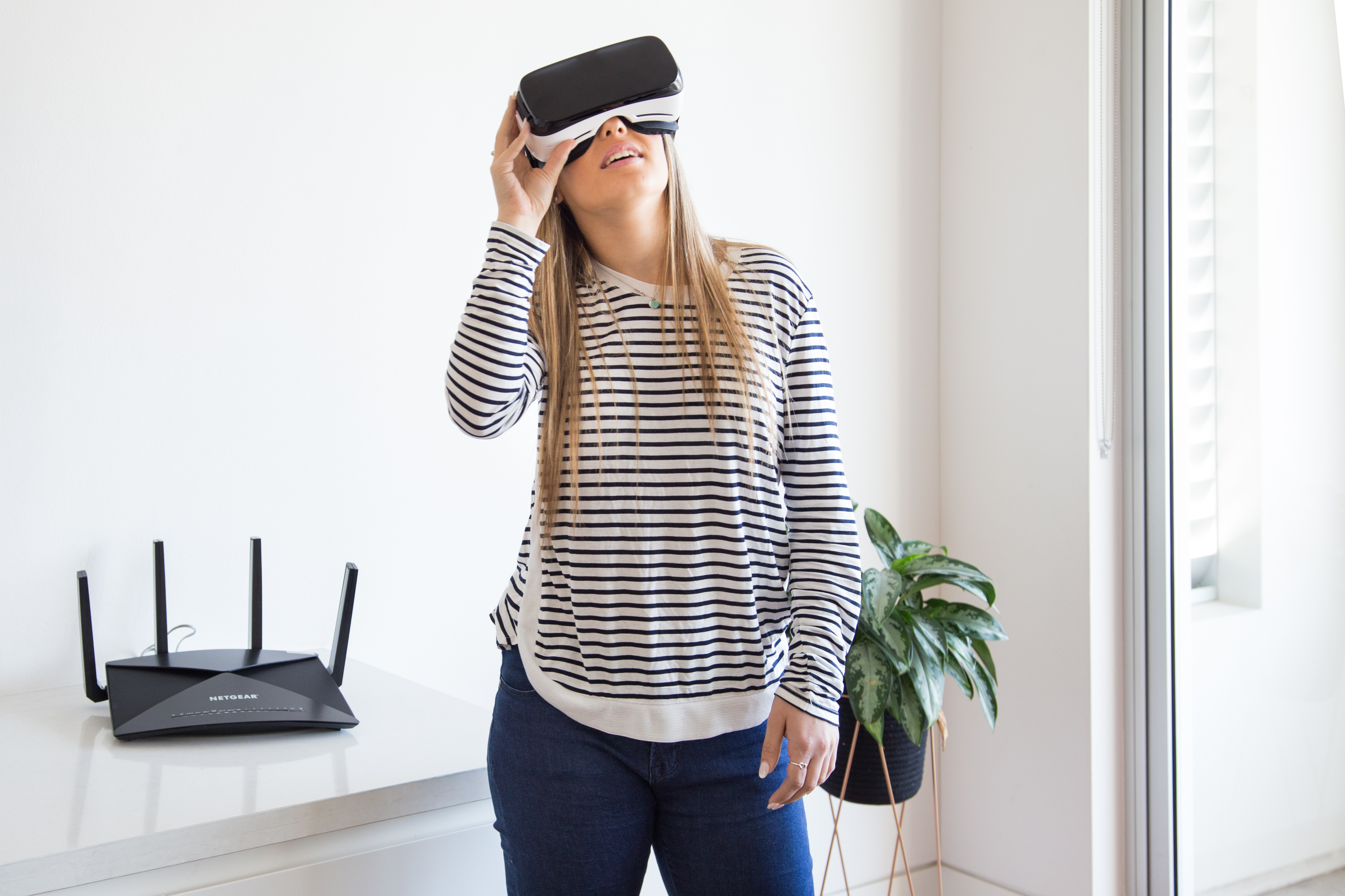 Nighthawk X10，Router，2017 red dot，