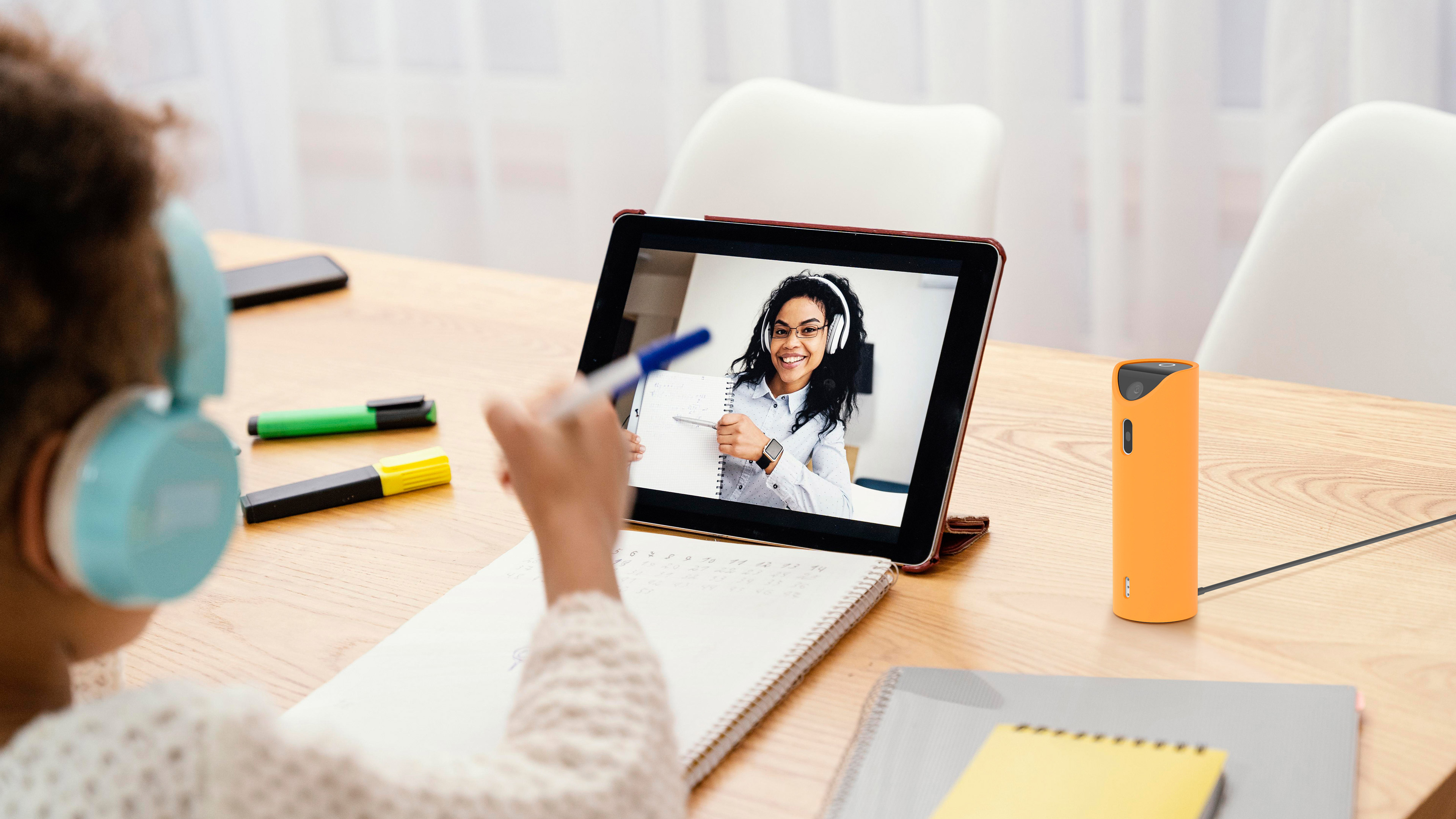 Postural appliance，Small volume，Wide angle HD lens，2021 red dot product design award，