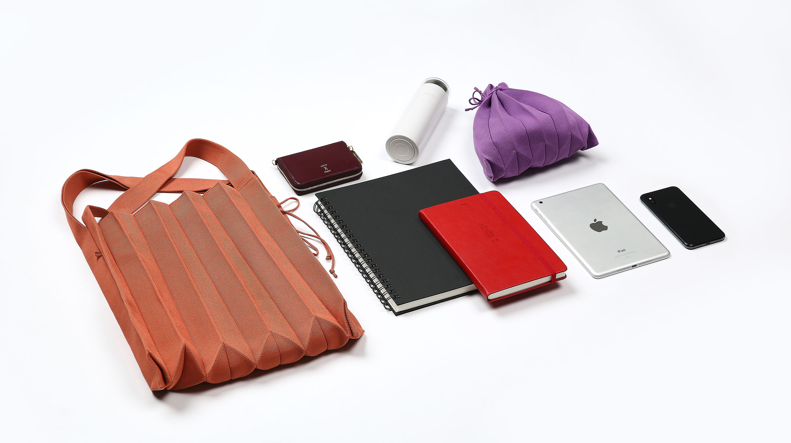 2021 red dot product design award，Lucky Pleats Knit，Knitted bag，fold，