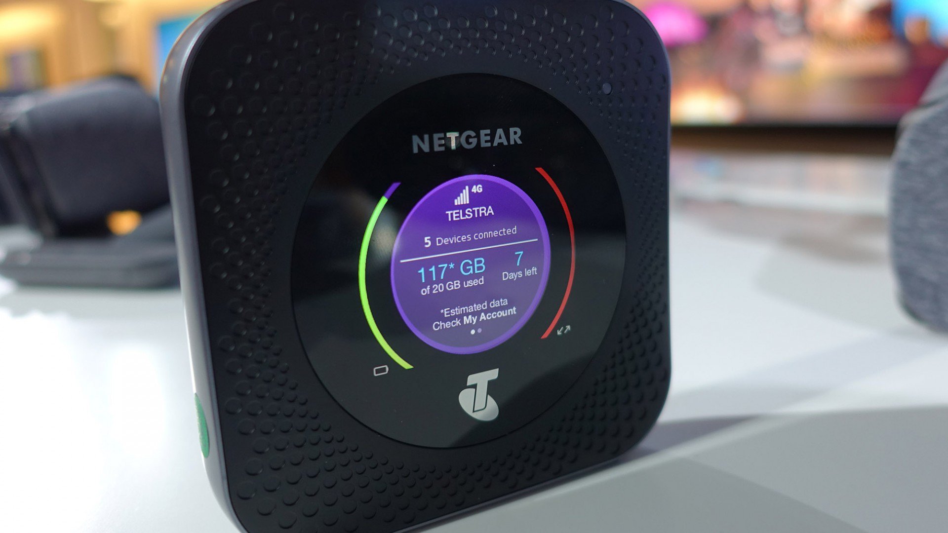 2017 red dot，Nighthawk M1，Portable router，