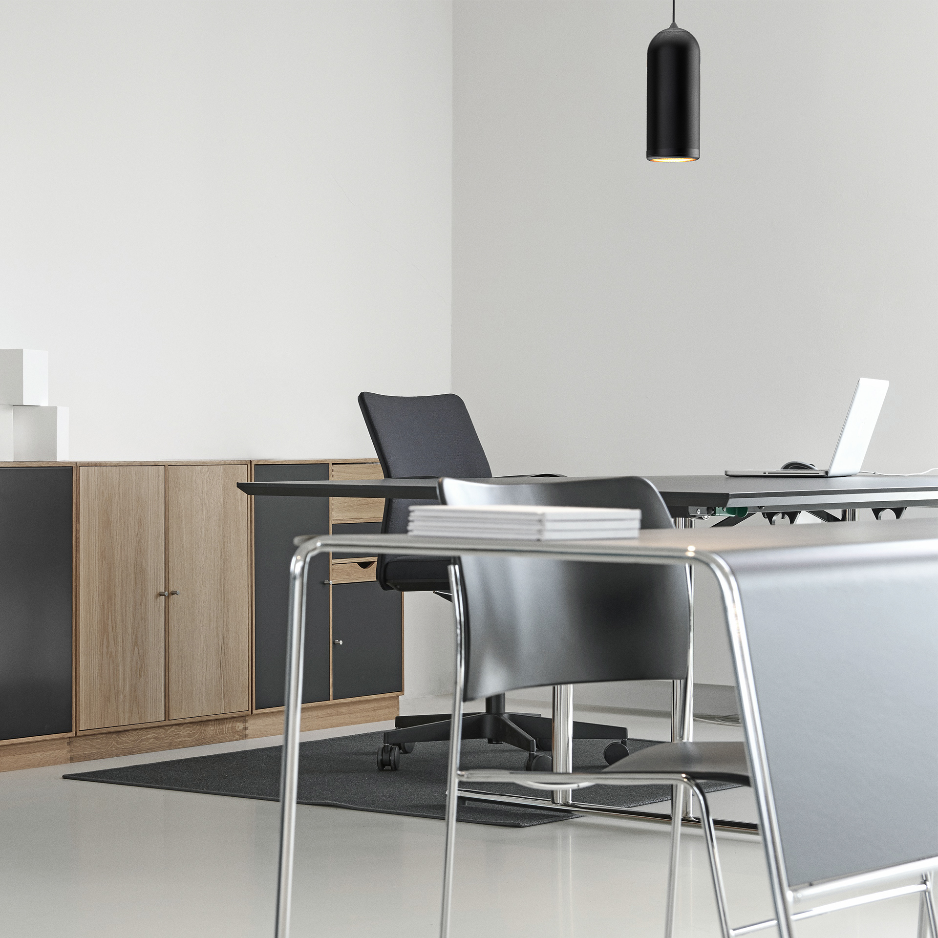 conceptual design，Sony，loudspeaker box，Bluetooth，a chandelier，originality，black，