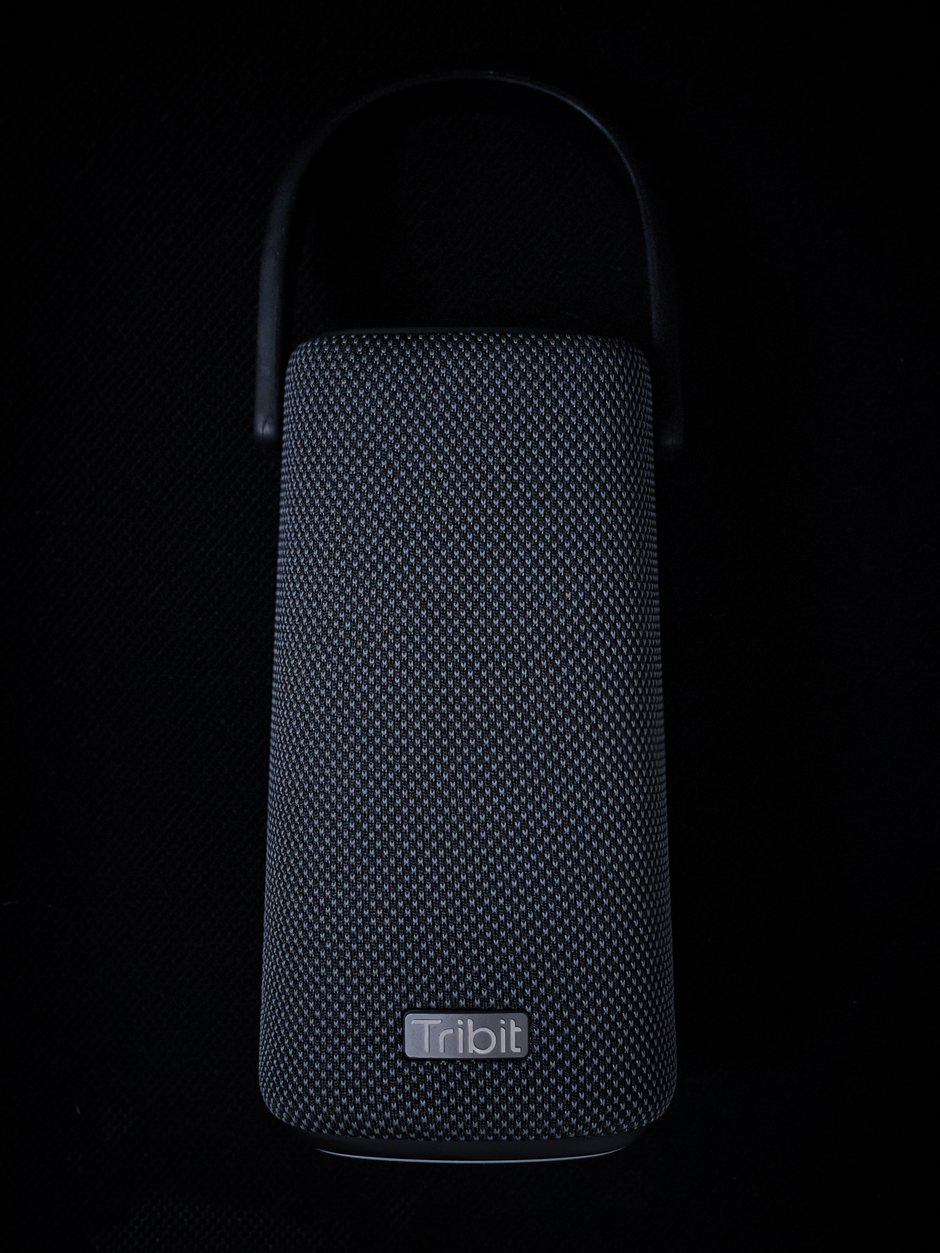 loudspeaker box，red dot，