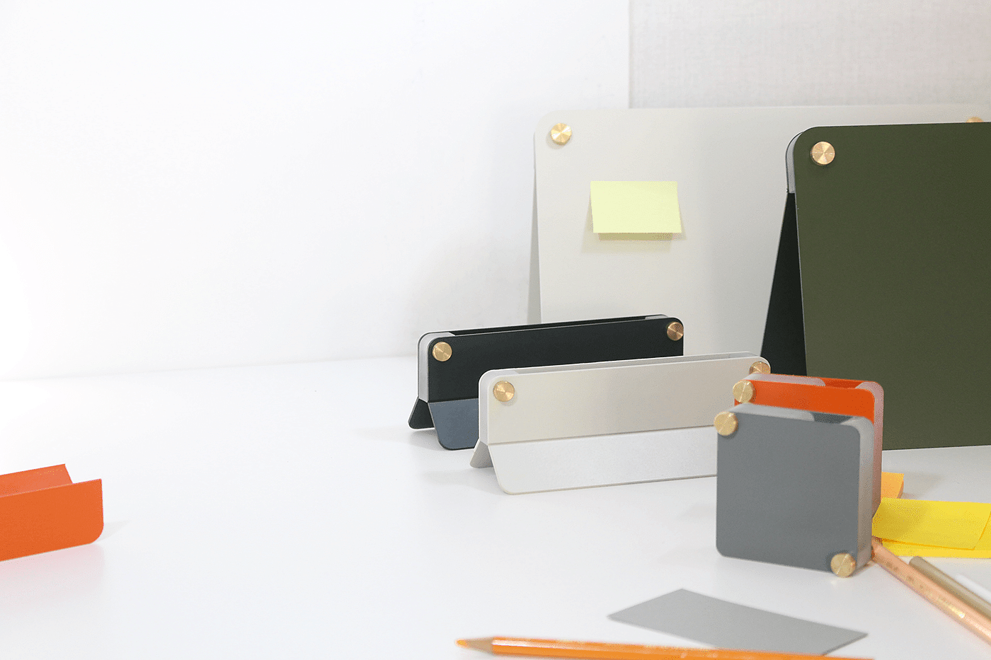 sticky note，Penholder，Cardholder，Tape distributor，Desktop supplies，