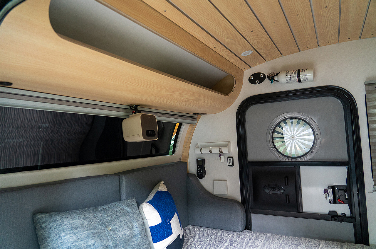 Black Bean，trailer，Automobile design，