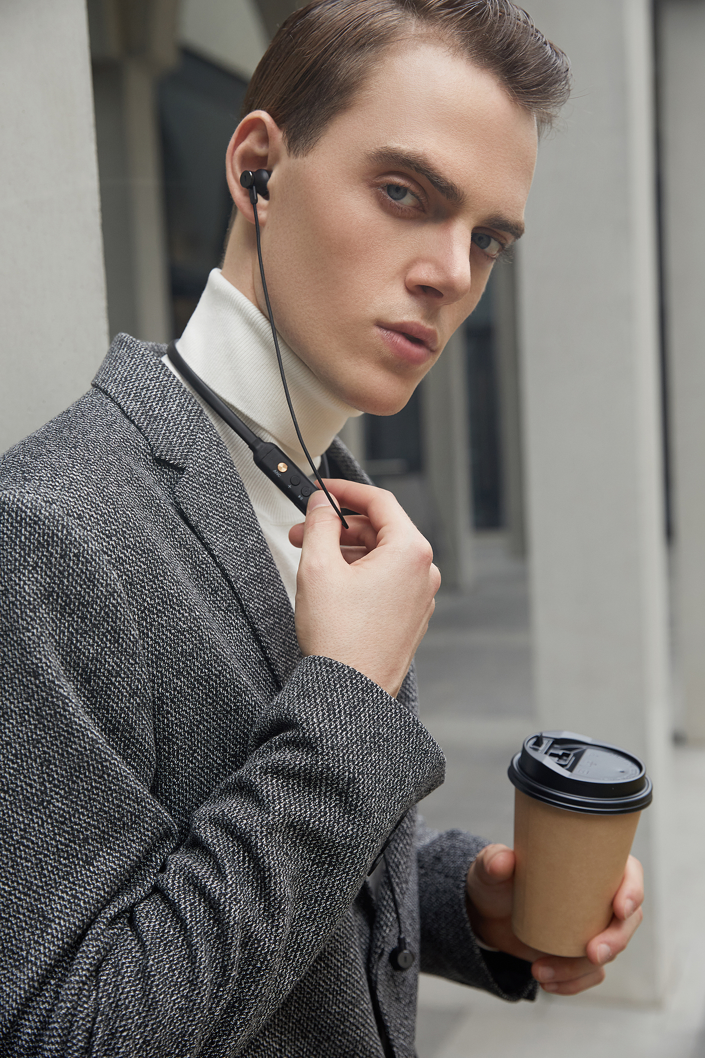 Noise reduction earphone，