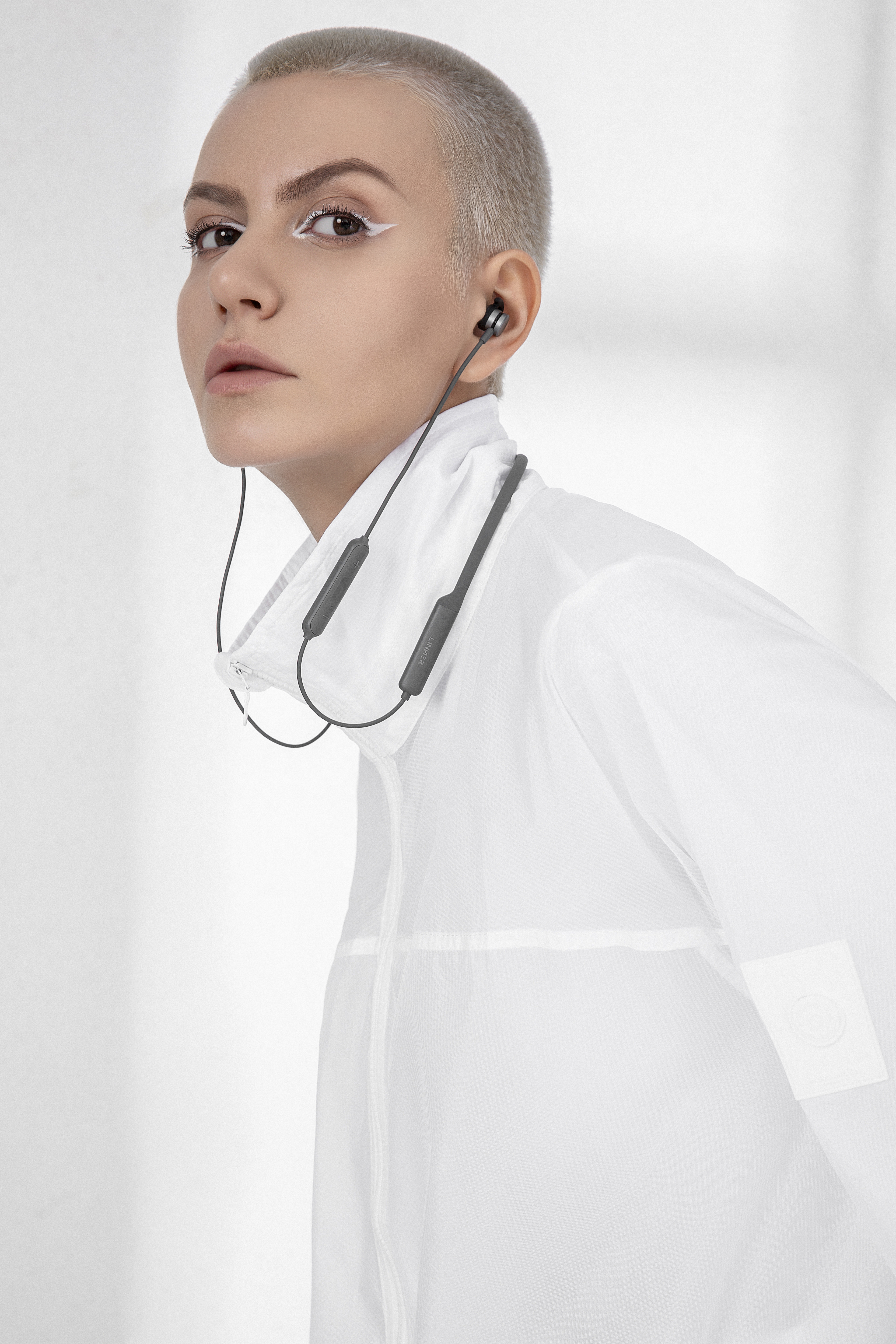 Noise reduction earphone，