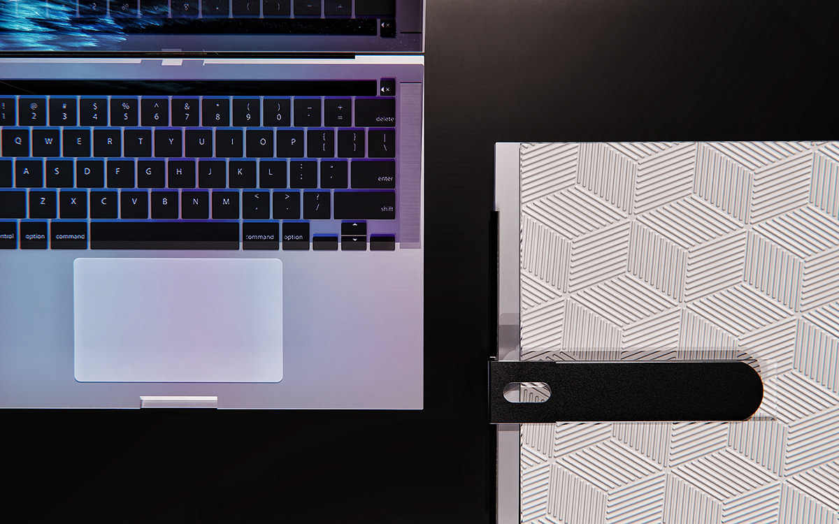 Notebook computer，Adjustable display，practical，