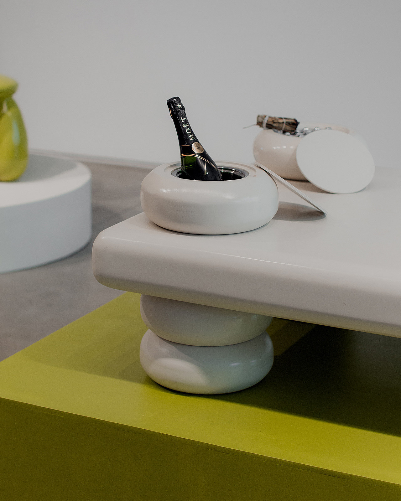 furniture，Table，chair，Organic materials，