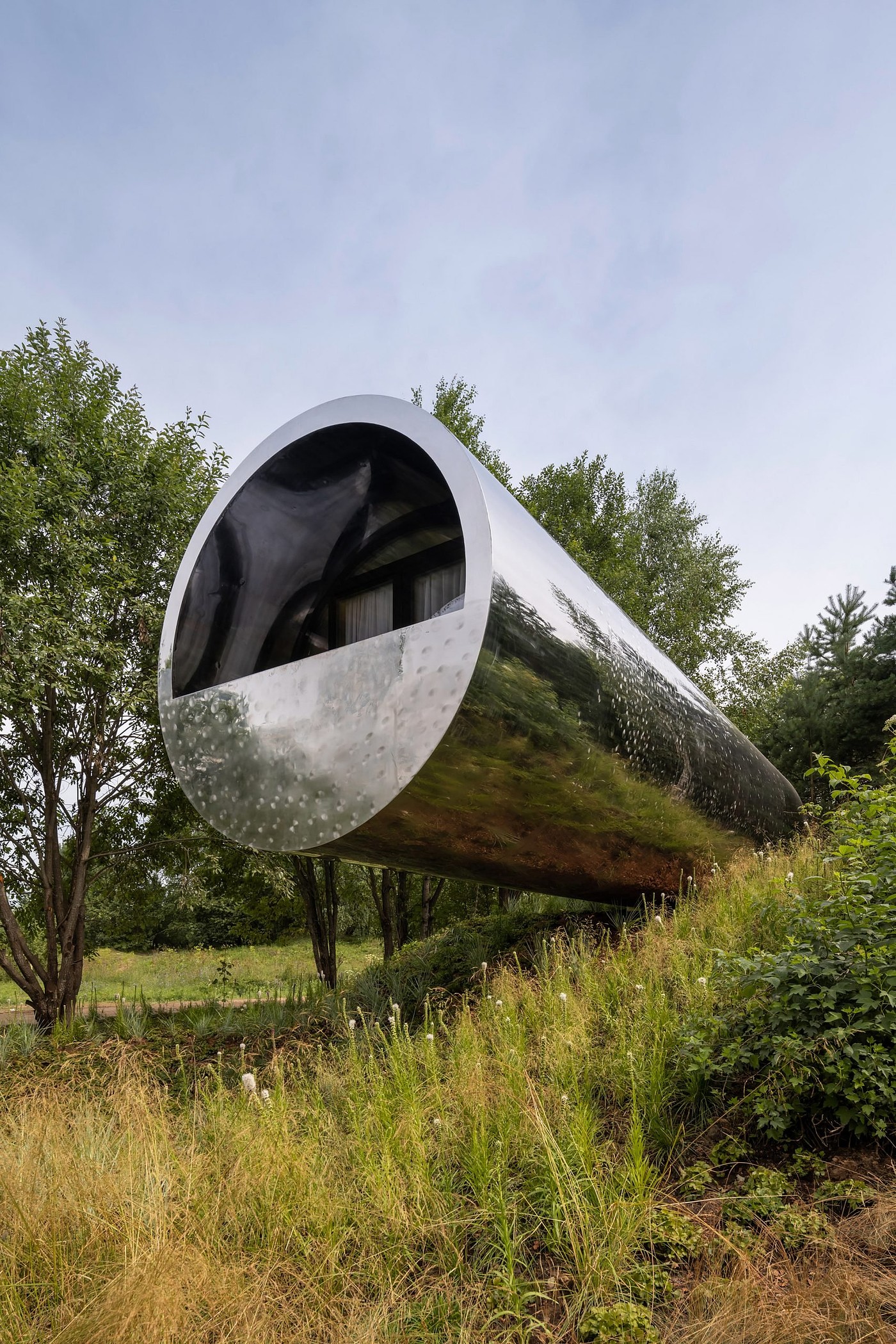 Tubular cabin，Architectural design，stainless steel，