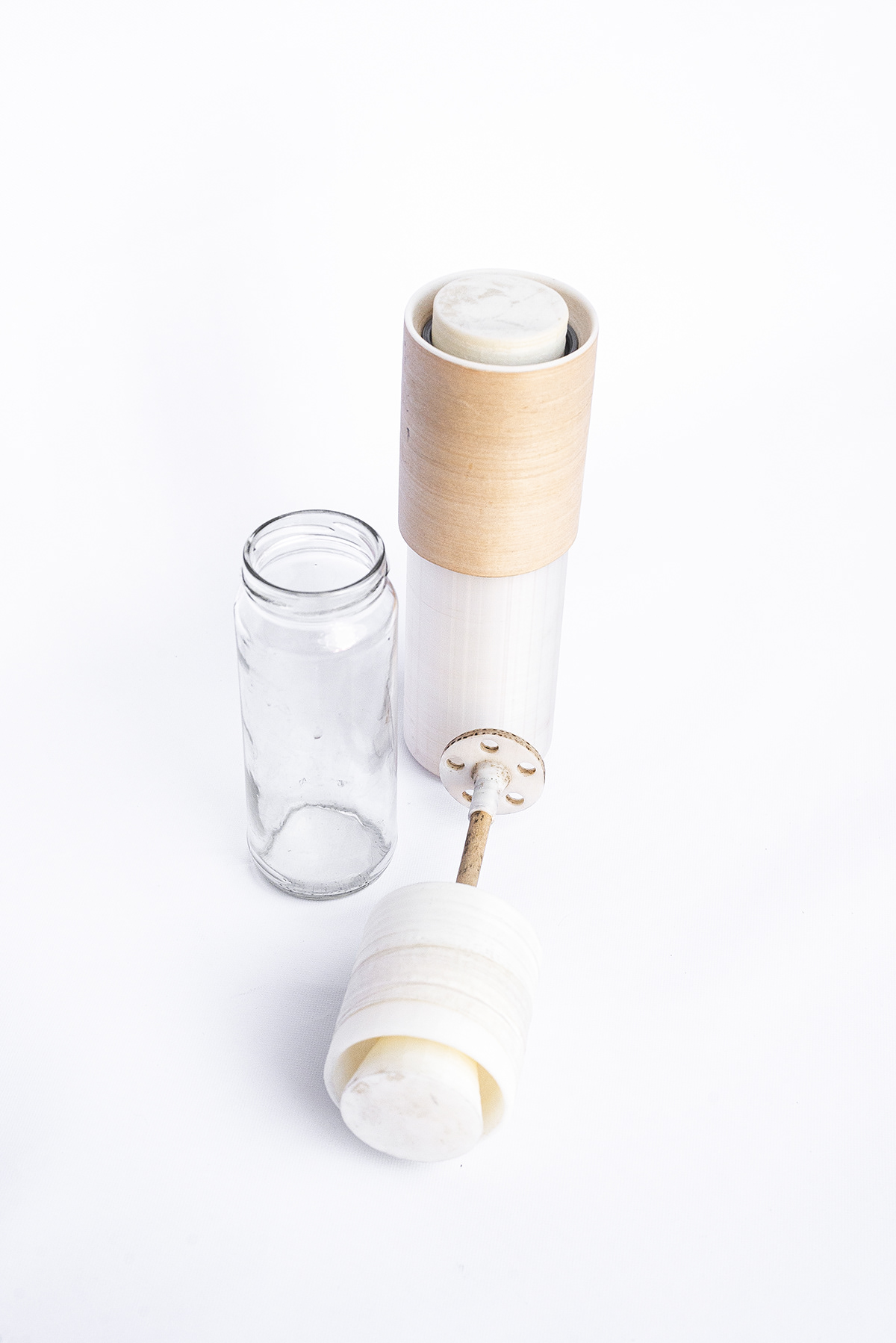 Water bottle，Glass，Ergonomics，