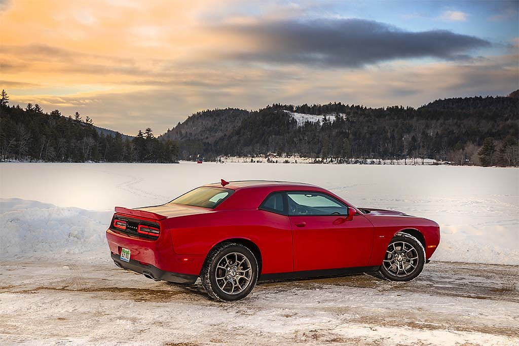 automobile，challenger，Challenger，2017 red dot，