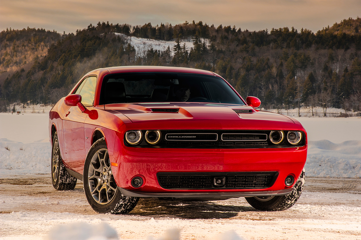 automobile，challenger，Challenger，2017 red dot，