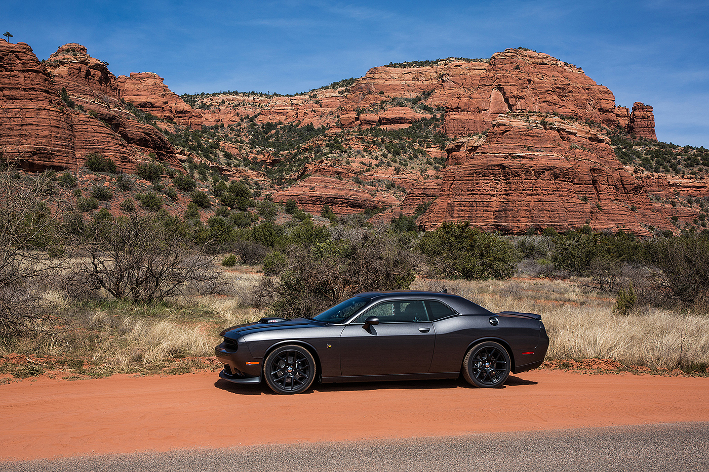 automobile，challenger，Challenger，2017 red dot，