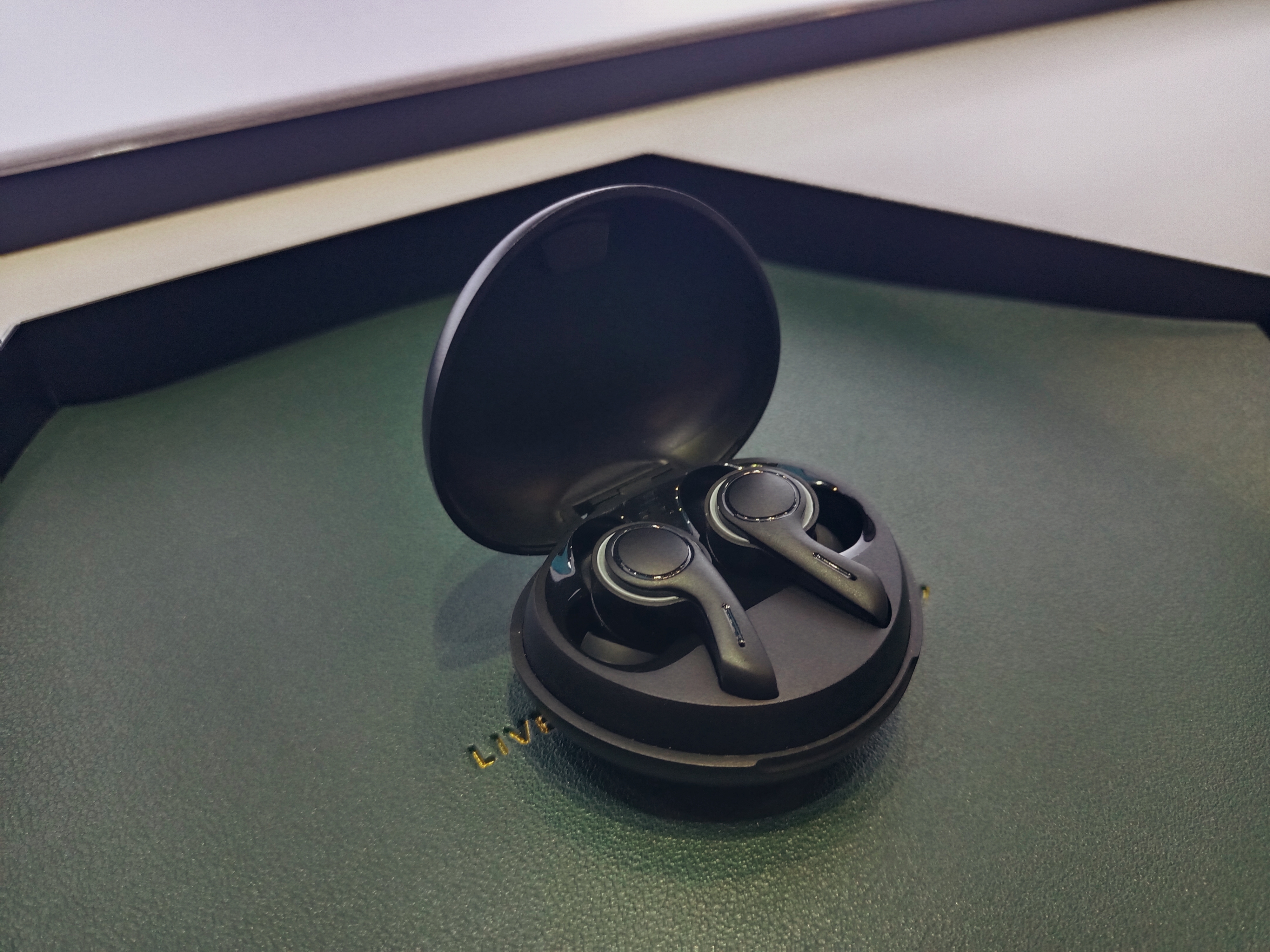 tws，id，Design，Bluetooth headset，headset，