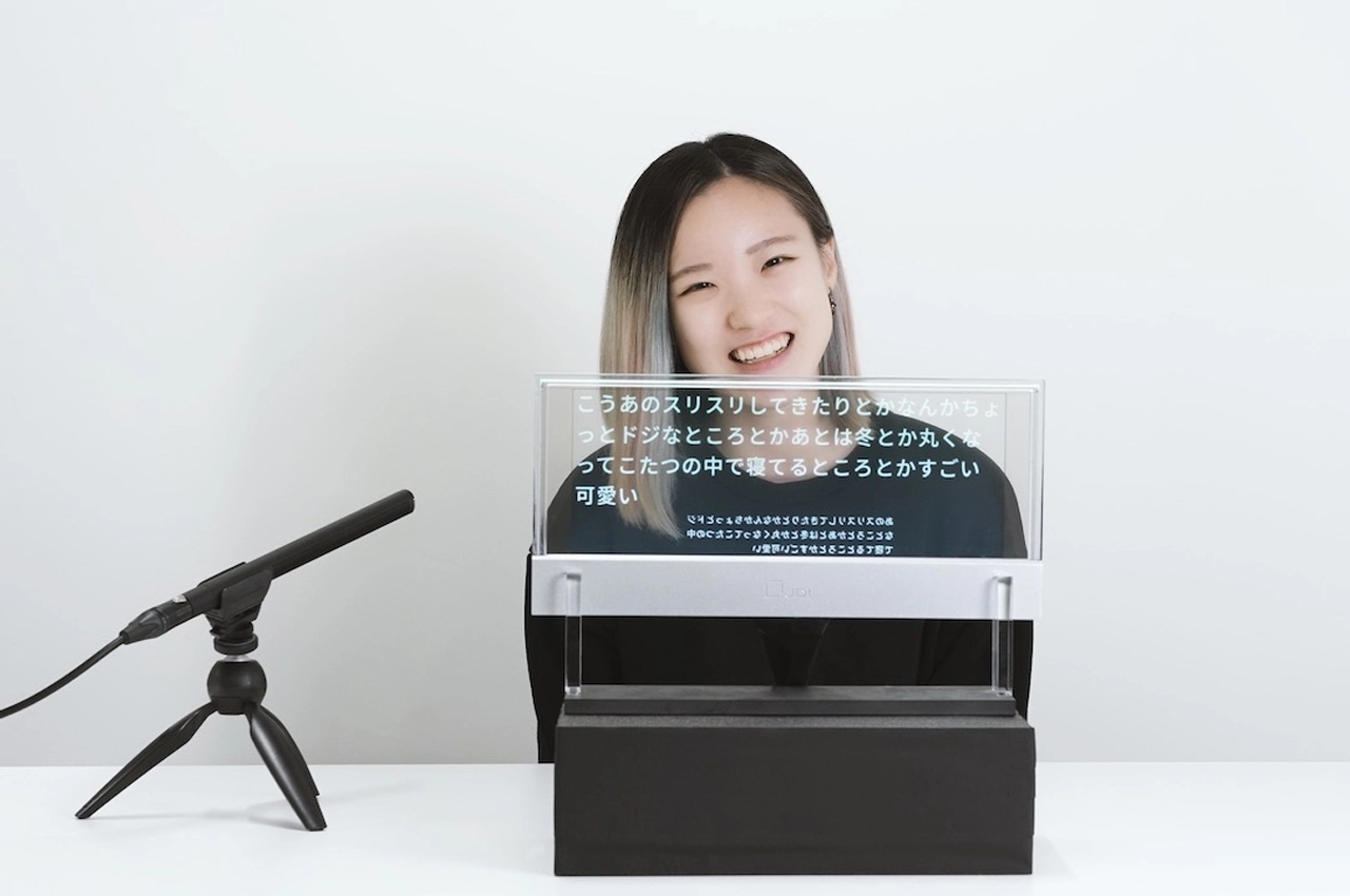 Hearing impairment，ASR，Transparent screen，