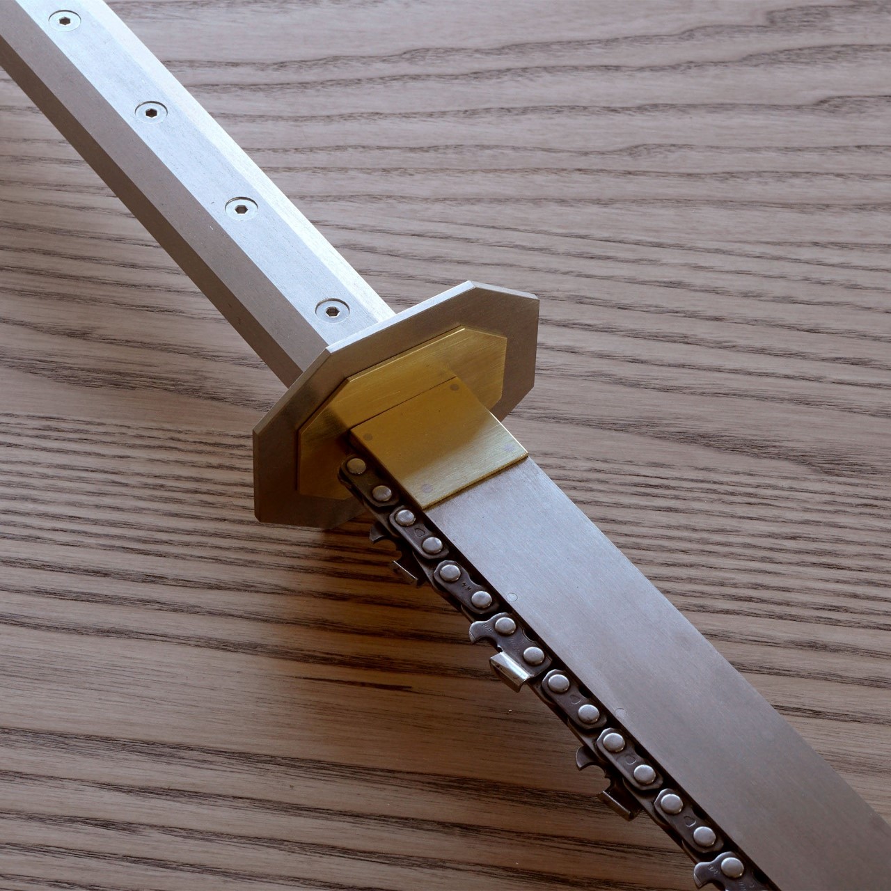 arms，electric saw，Chain saw blade，Titanium plate，