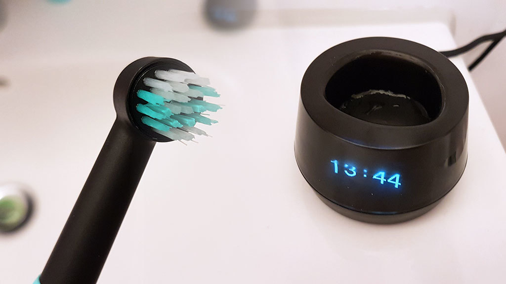 acoustic wave，toothbrush，2017 red dot，black and white，