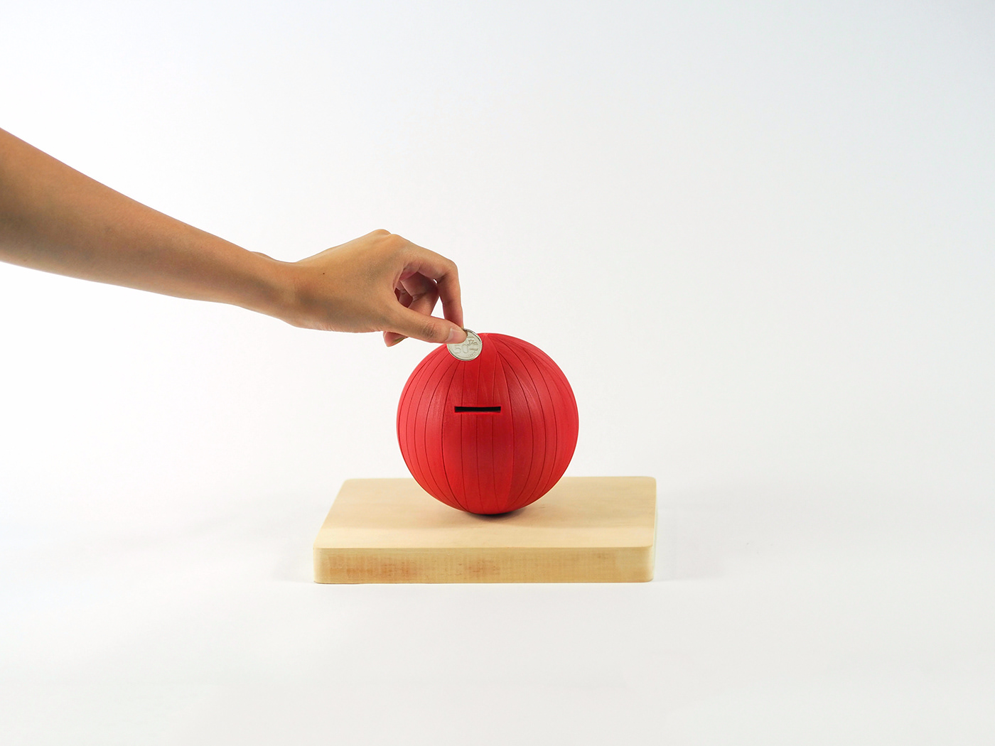 Vitamin B，Piggy bank，Bionics Design ，