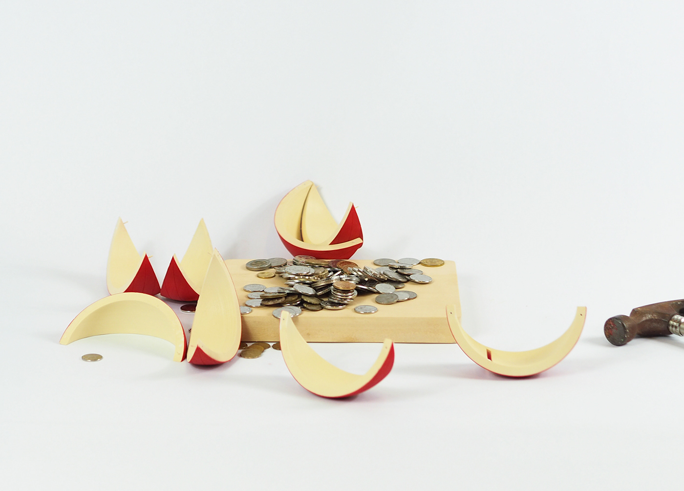 Vitamin B，Piggy bank，Bionics Design ，