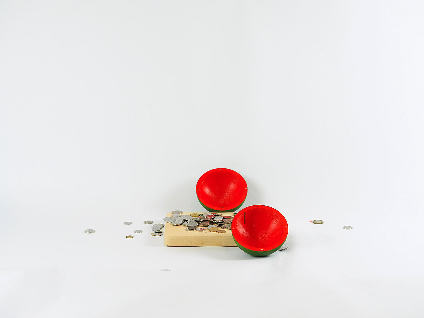 Vitamin B，Piggy bank，Bionics Design ，