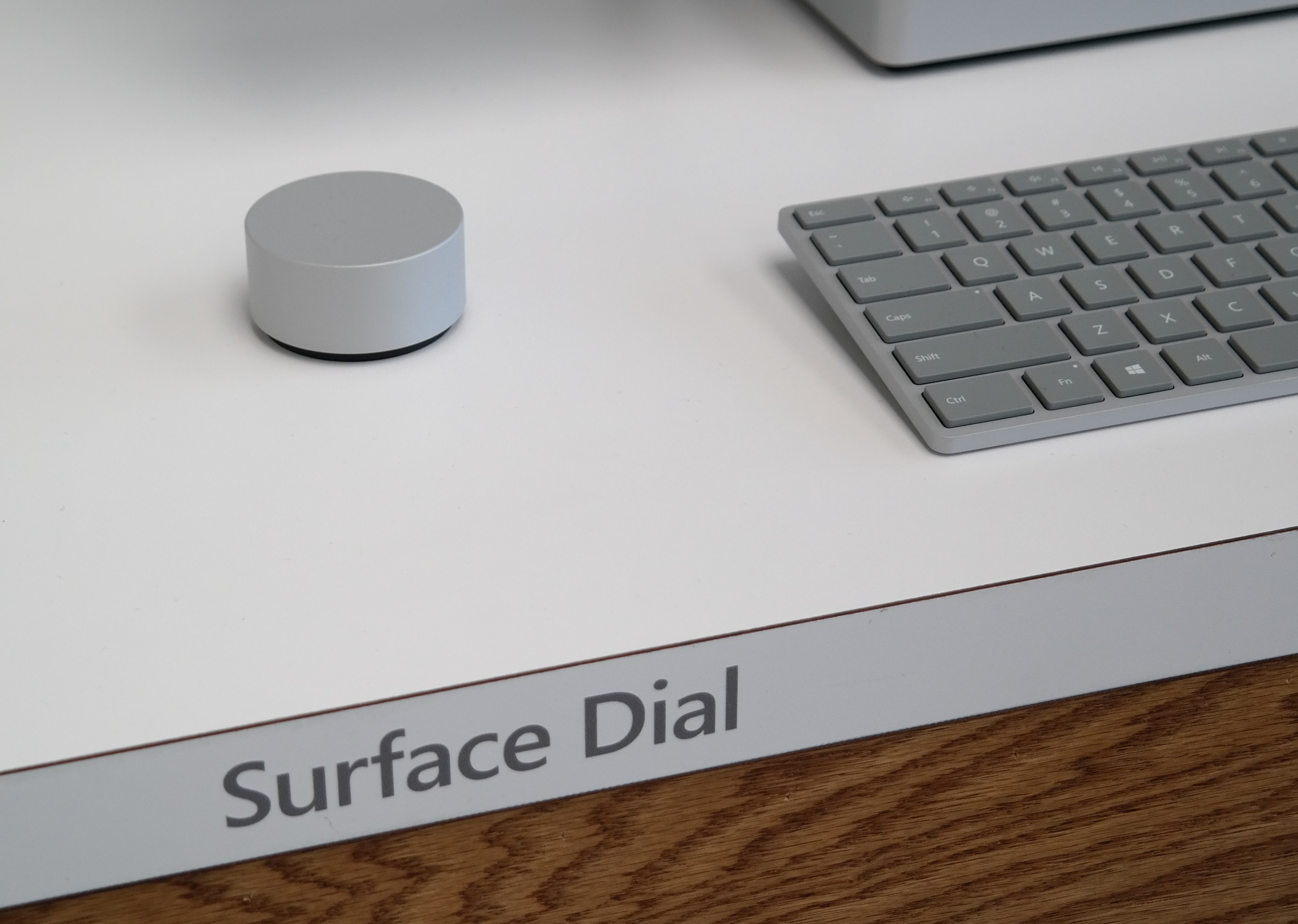 Nsfs 012. Surface Dial. Microsoft Dial. Microsoft surface airbuds. Surface 2017 кнопки.