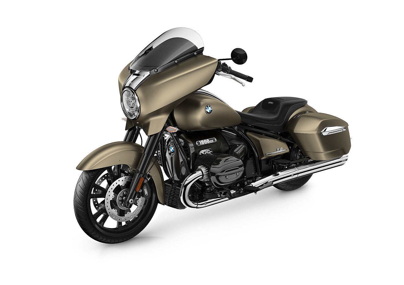 Extreme speed driving，BMW R18，motorcycle，